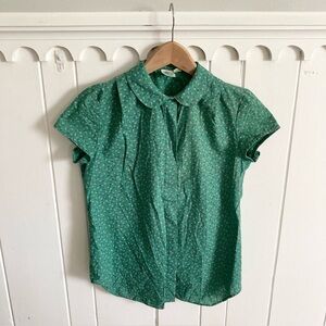 Nell Flowers / vintage feminine green top with tiny rosebuds.